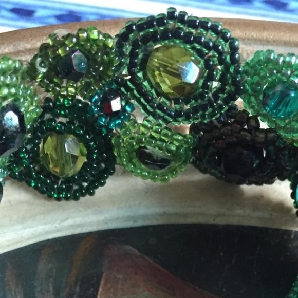 ⭐️HOST PICK⭐️VINTAGE BEADED BRACELET - Picture 4 of 8